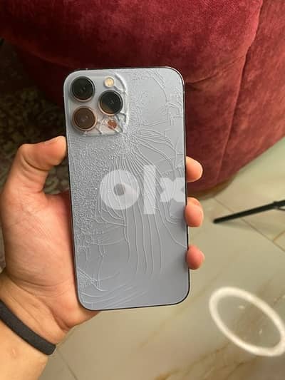 разбитый iphone 13 pro max