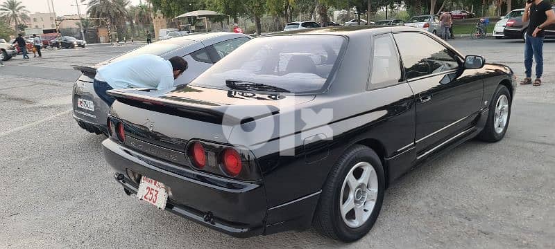 black nissan pickup truck