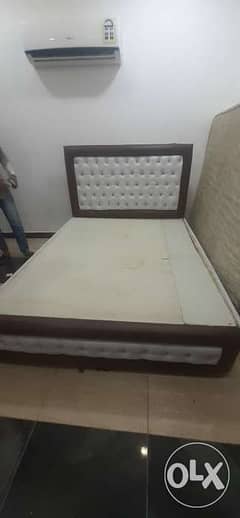 Bed for sale 20 bhd and mattress 10 negotiable prize 0